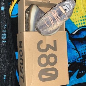 YEEZY BOOST 380 Size 5 1/2 infants